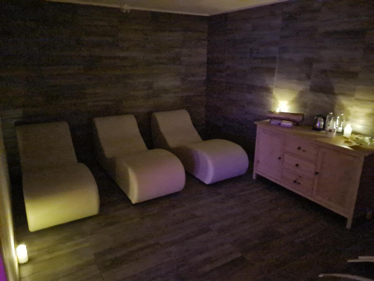 Chalet Chapeau Rar Castel Condino Εξωτερικό φωτογραφία