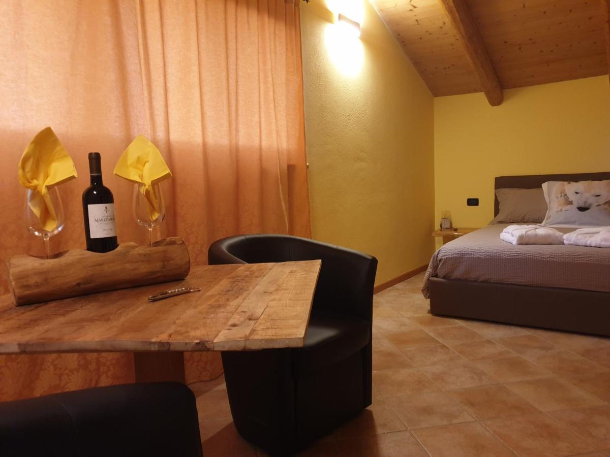 Chalet Chapeau Rar Castel Condino Εξωτερικό φωτογραφία