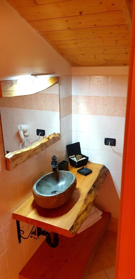 Chalet Chapeau Rar Castel Condino Εξωτερικό φωτογραφία