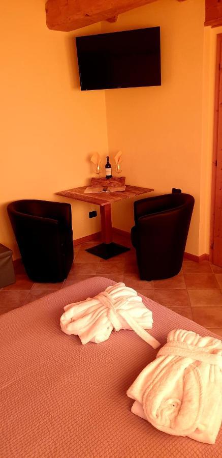 Chalet Chapeau Rar Castel Condino Εξωτερικό φωτογραφία