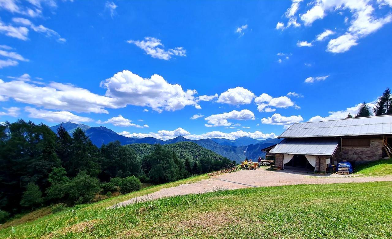 Chalet Chapeau Rar Castel Condino Εξωτερικό φωτογραφία