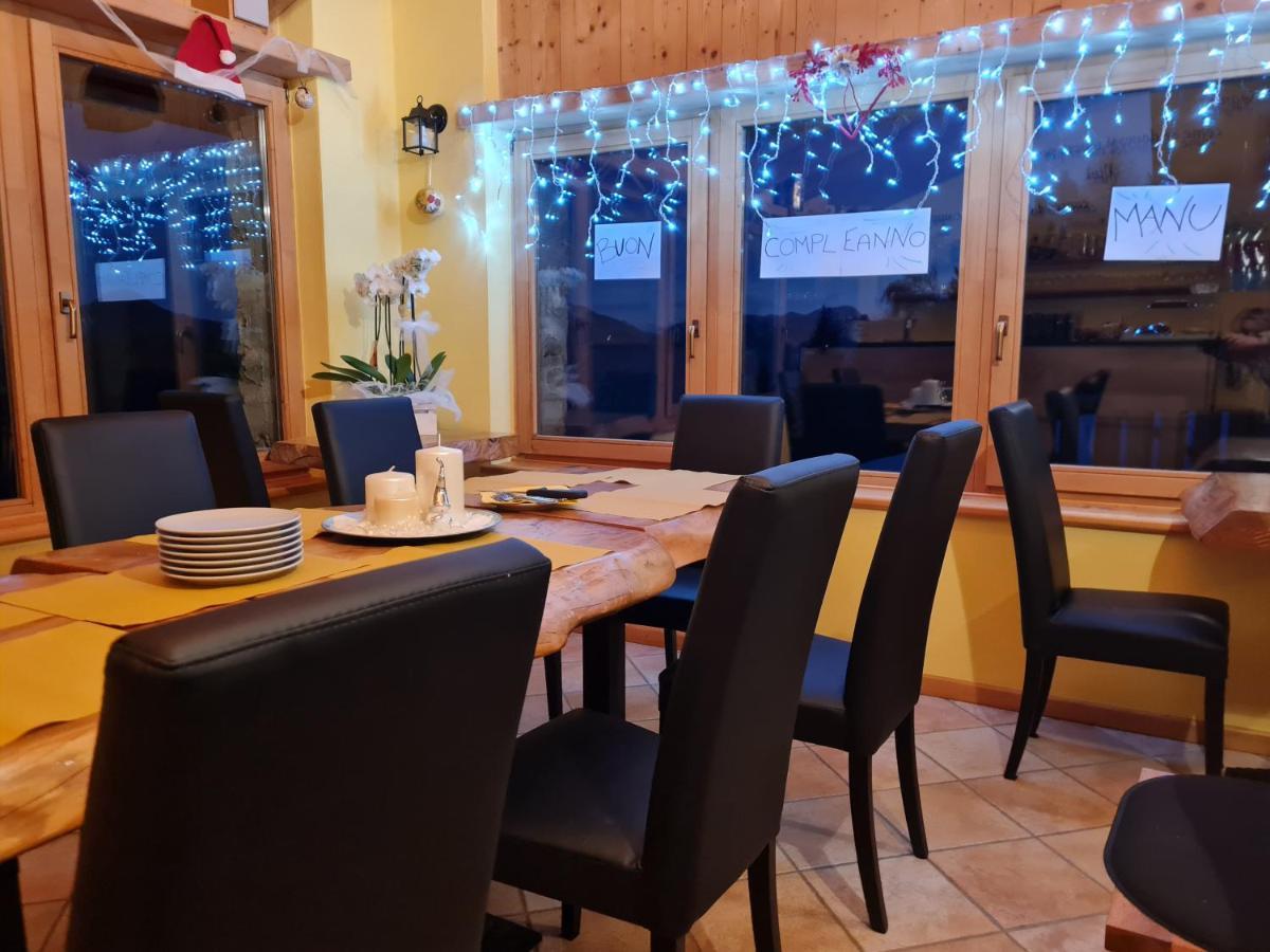 Chalet Chapeau Rar Castel Condino Εξωτερικό φωτογραφία
