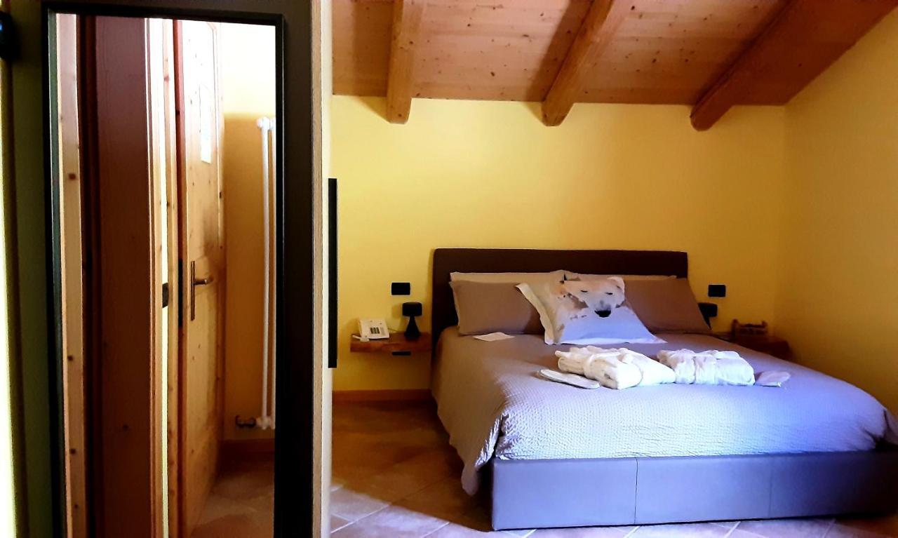 Chalet Chapeau Rar Castel Condino Εξωτερικό φωτογραφία