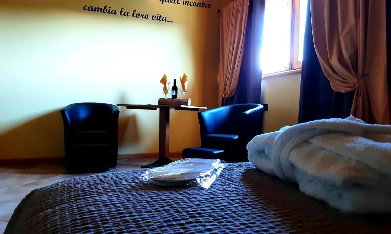 Chalet Chapeau Rar Castel Condino Εξωτερικό φωτογραφία