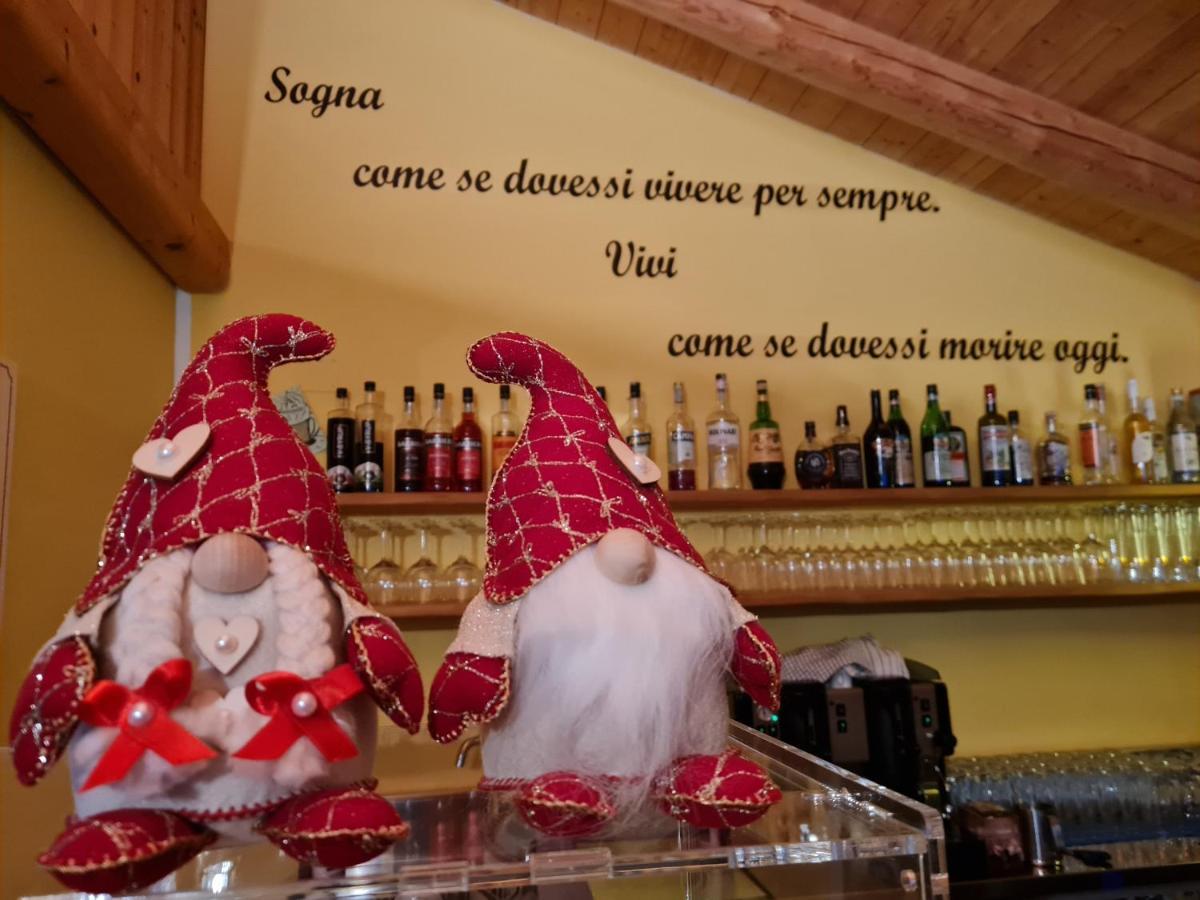 Chalet Chapeau Rar Castel Condino Εξωτερικό φωτογραφία