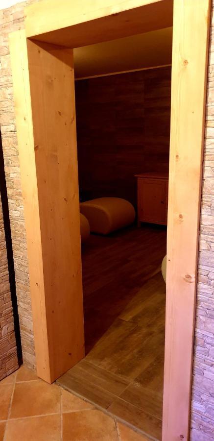 Chalet Chapeau Rar Castel Condino Εξωτερικό φωτογραφία