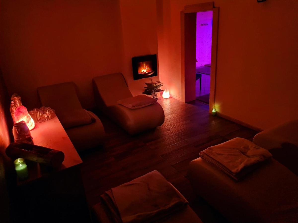 Chalet Chapeau Rar Castel Condino Εξωτερικό φωτογραφία