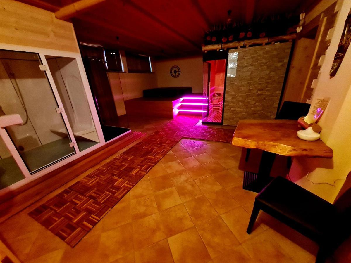 Chalet Chapeau Rar Castel Condino Εξωτερικό φωτογραφία