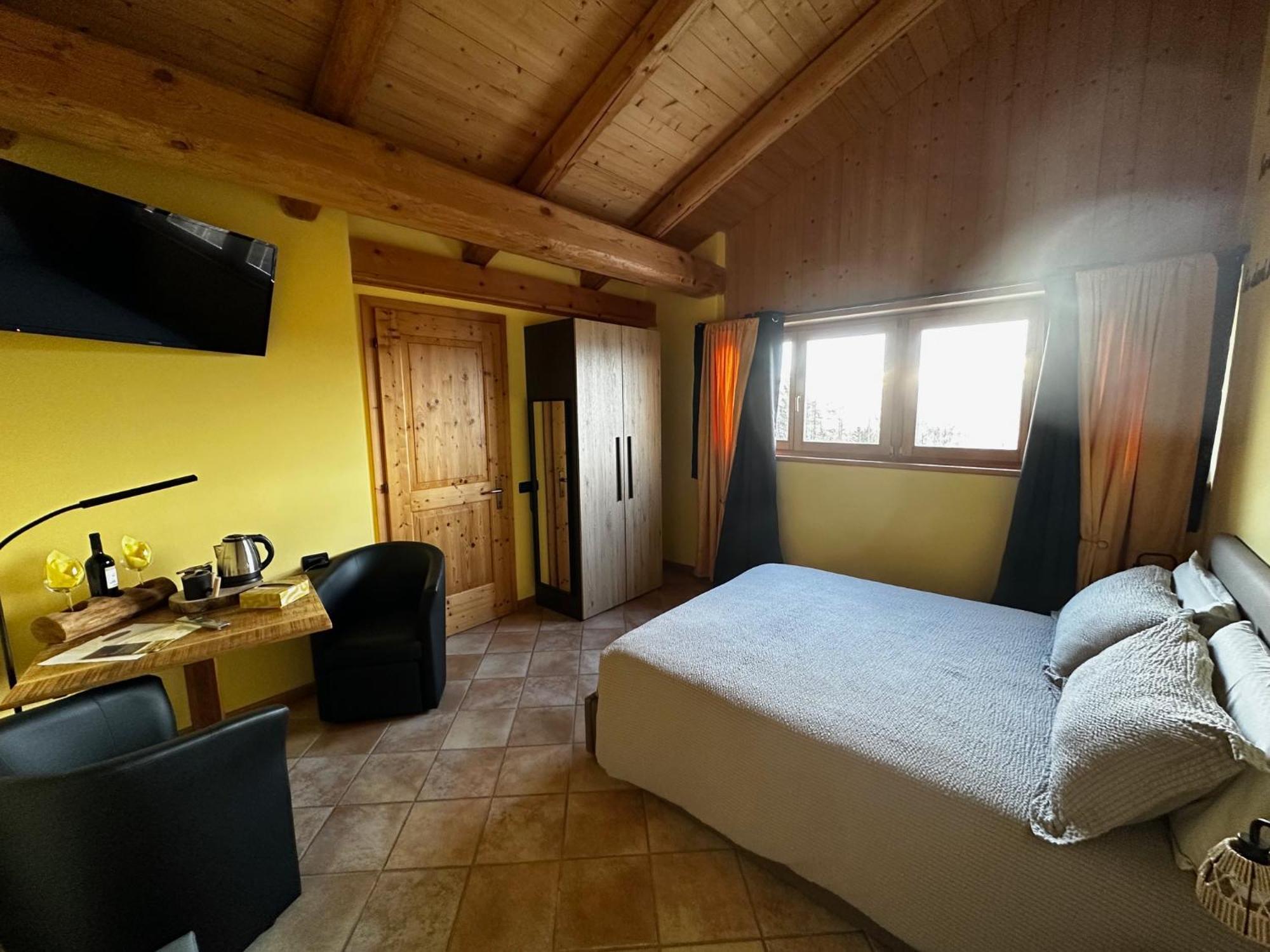 Chalet Chapeau Rar Castel Condino Εξωτερικό φωτογραφία