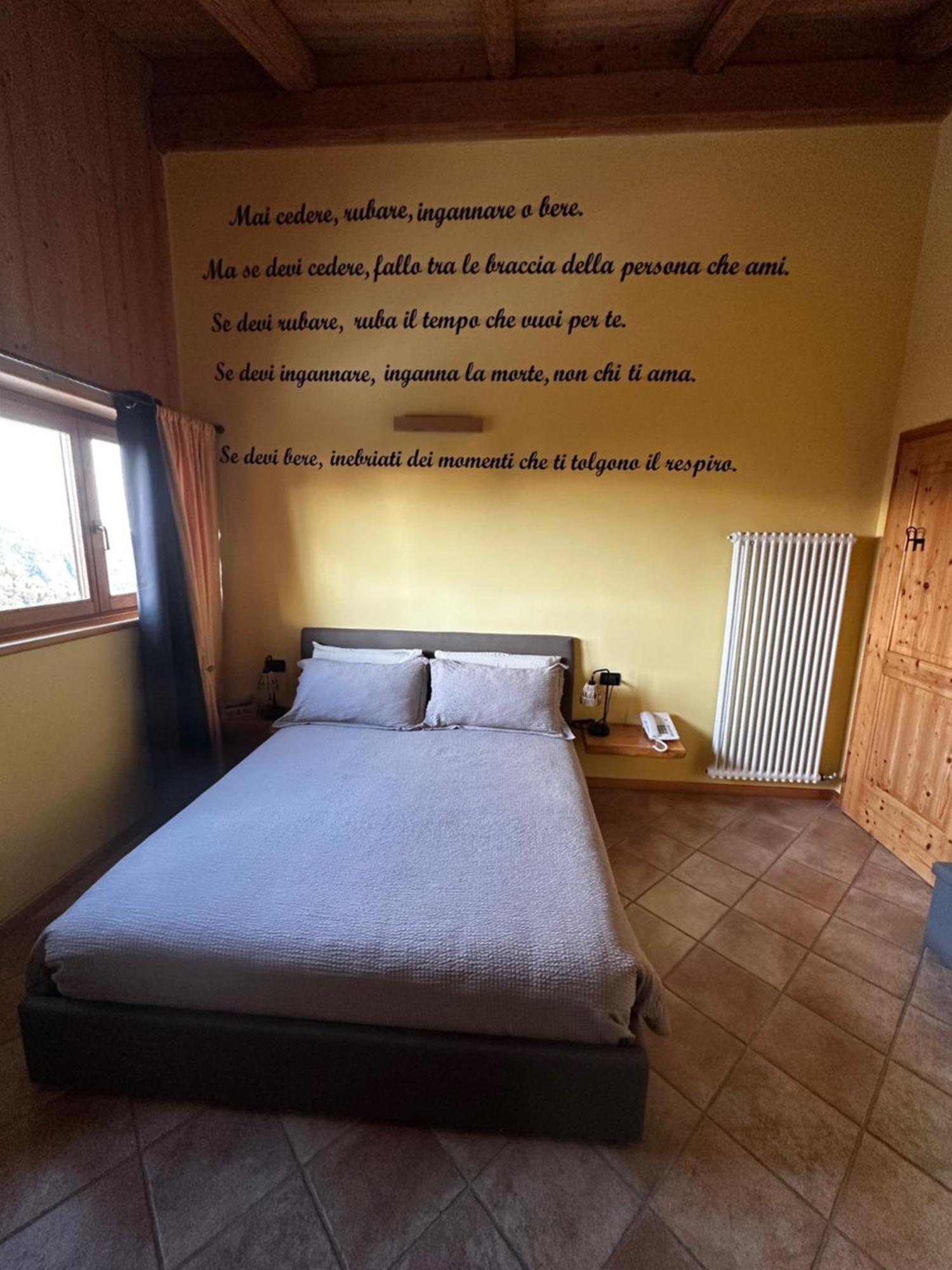 Chalet Chapeau Rar Castel Condino Εξωτερικό φωτογραφία